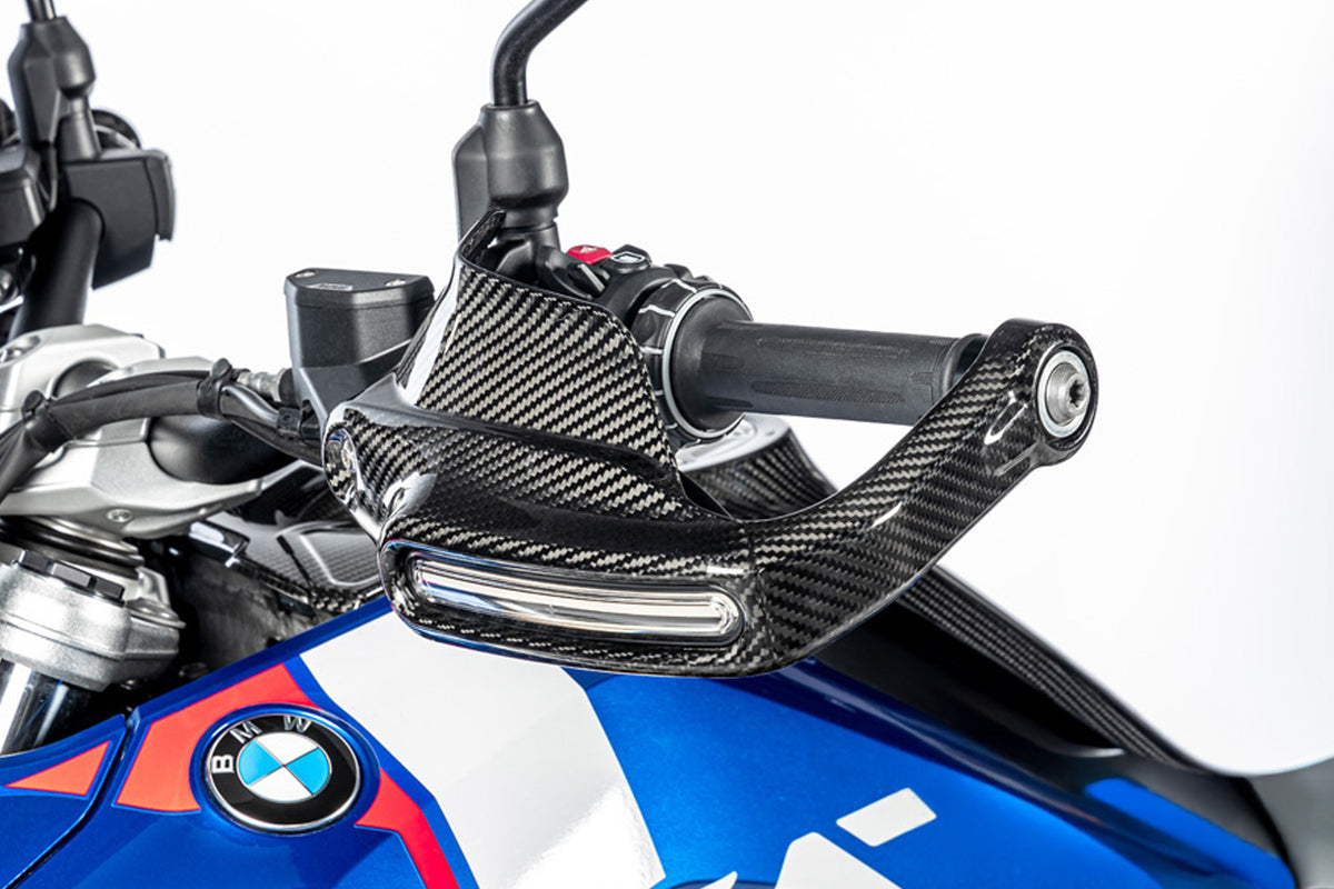 Ilmberger kolfiber handskydd med blinkerfäste vänster R 1300 GS (Adventure)