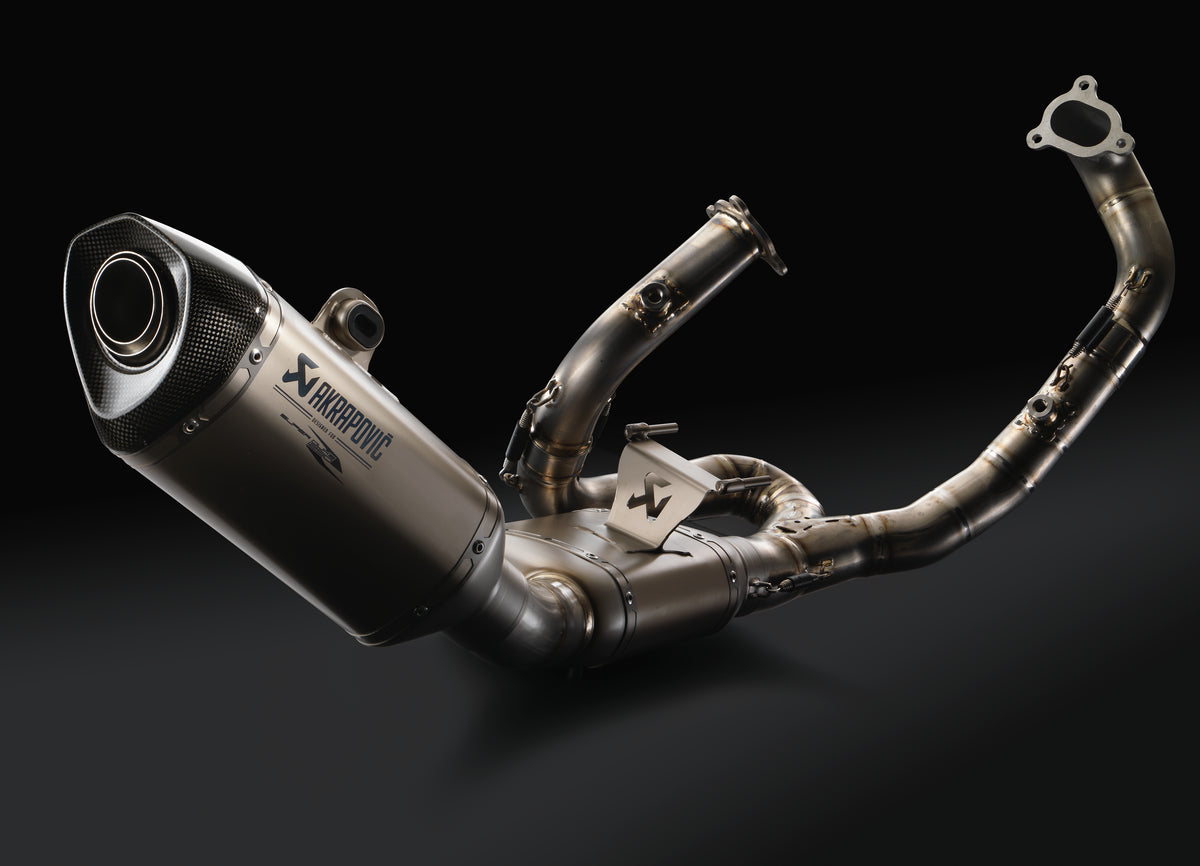 Akrapovic kit ''Evolution Line''
