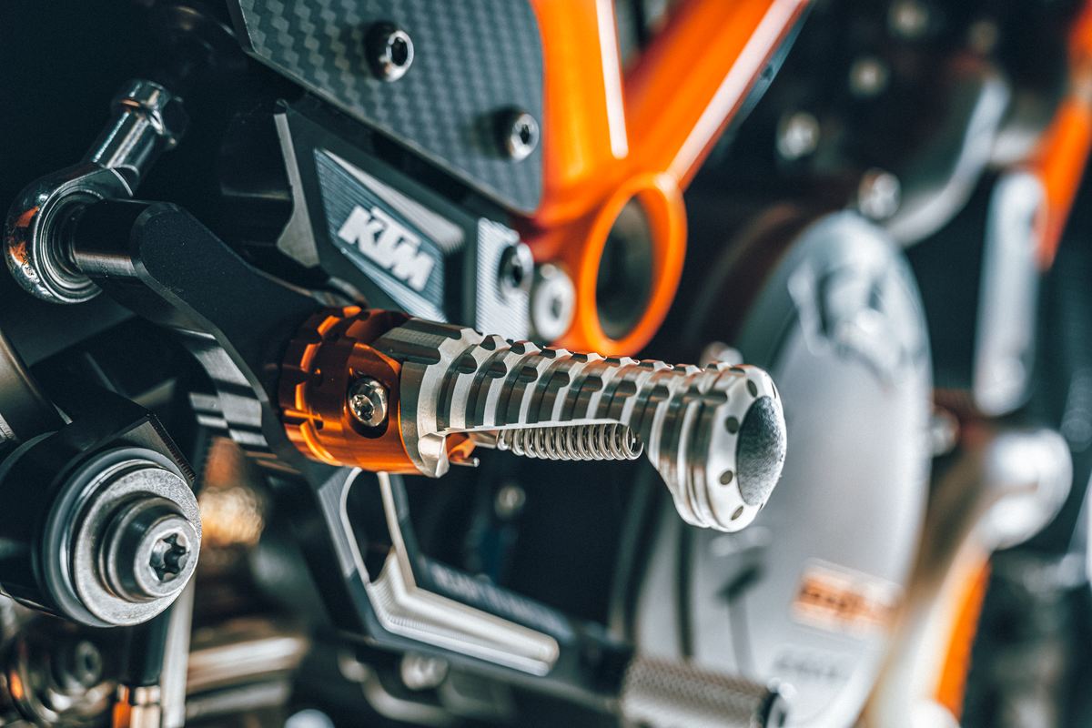 KTM Fotpinne justerbar, komplett
