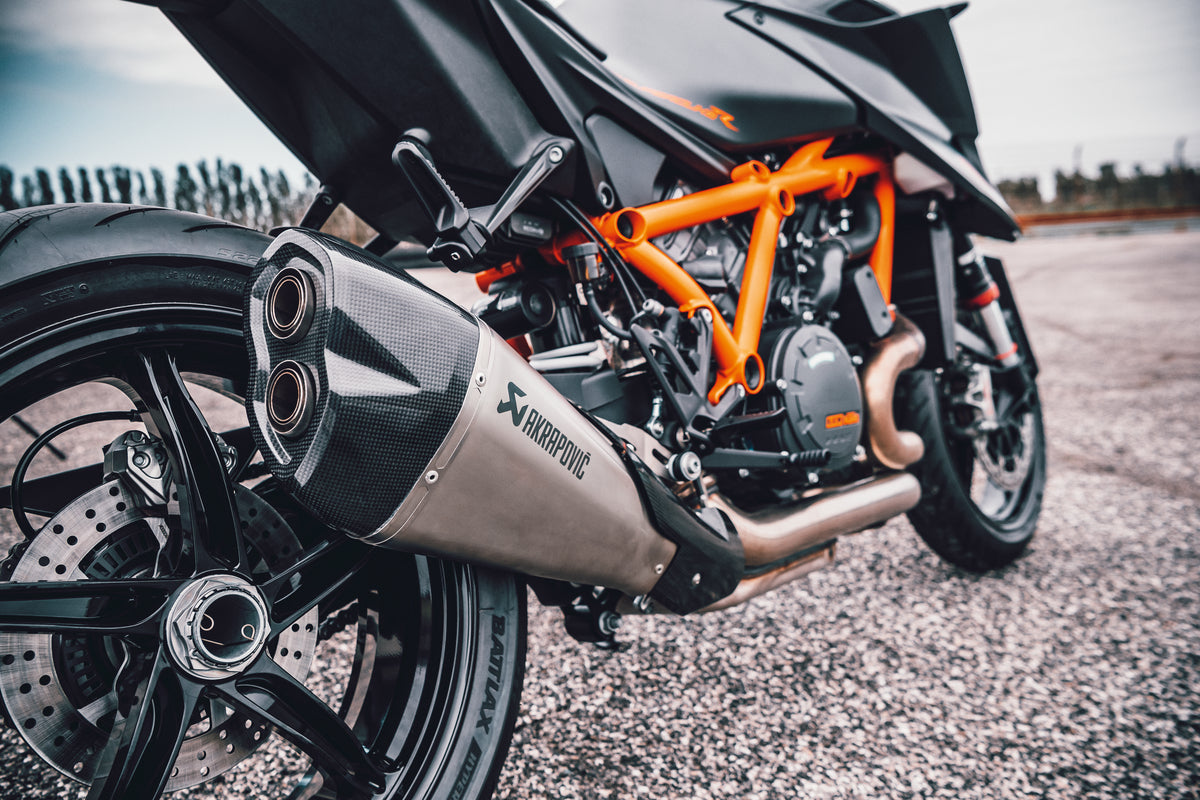 Akrapovi# silencer