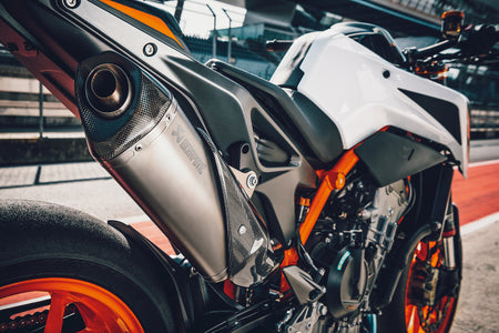 Akrapovi#-Kit ''Evolution Line''